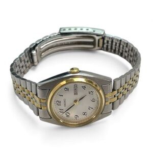 SEIKO Vintage Women's Watch Gold Silver Tone 7N83-0251 Quartz 24 mm